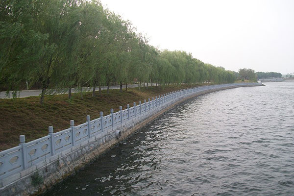 扇形河堤護(hù)欄