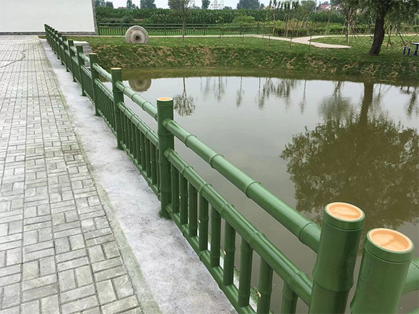 仿竹護(hù)欄施工案例